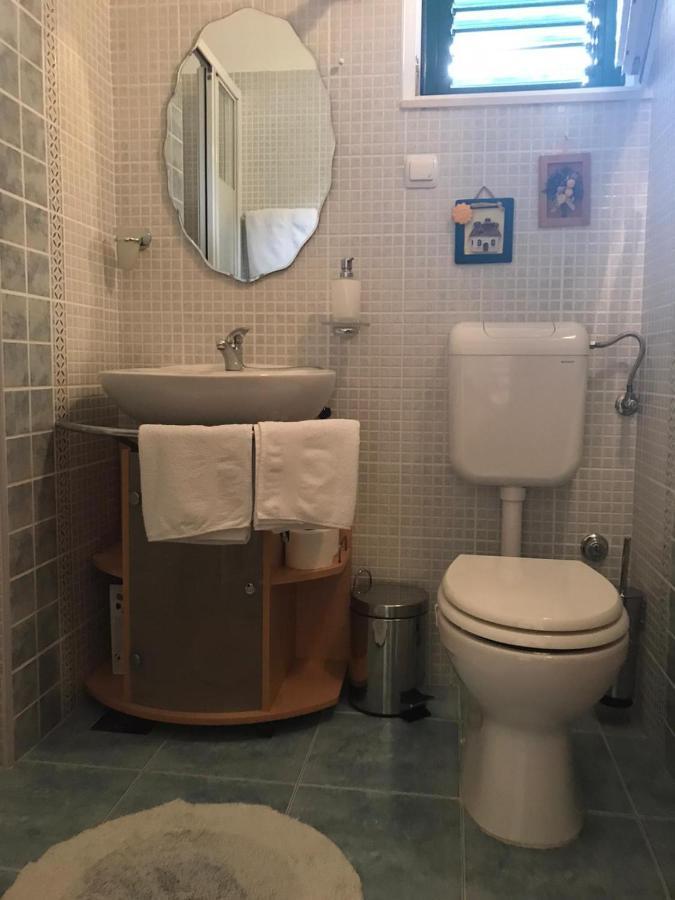 Apartmani Katarina Bol Exterior photo