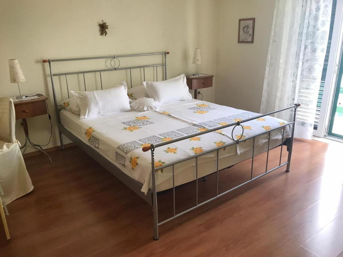 Apartmani Katarina Bol Exterior photo