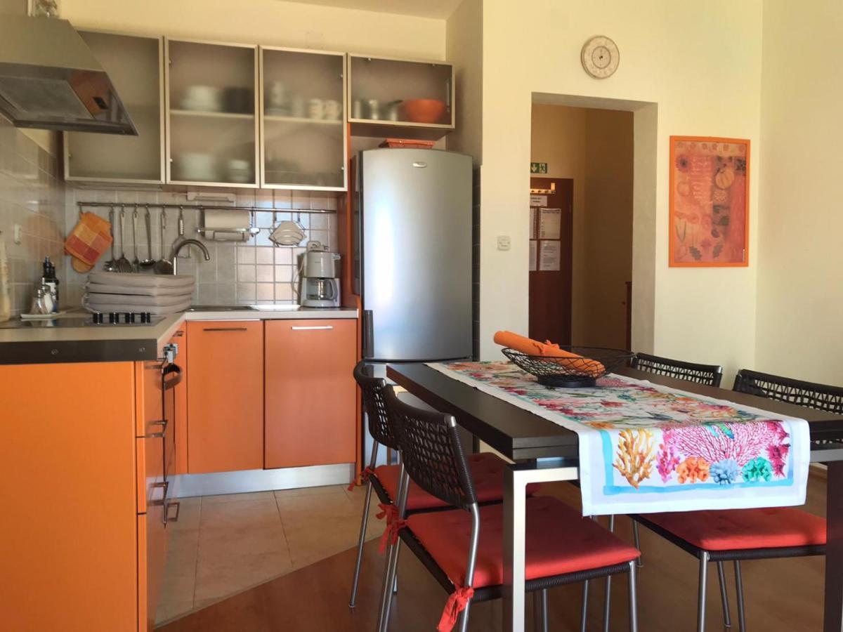 Apartmani Katarina Bol Exterior photo