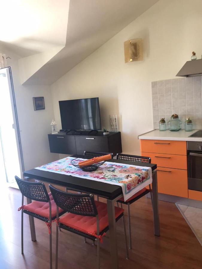 Apartmani Katarina Bol Exterior photo