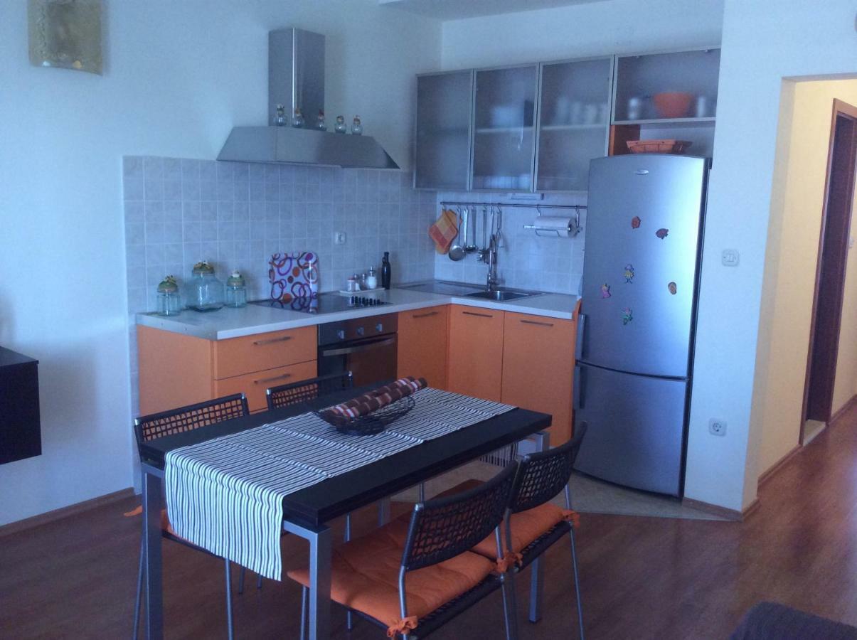 Apartmani Katarina Bol Exterior photo