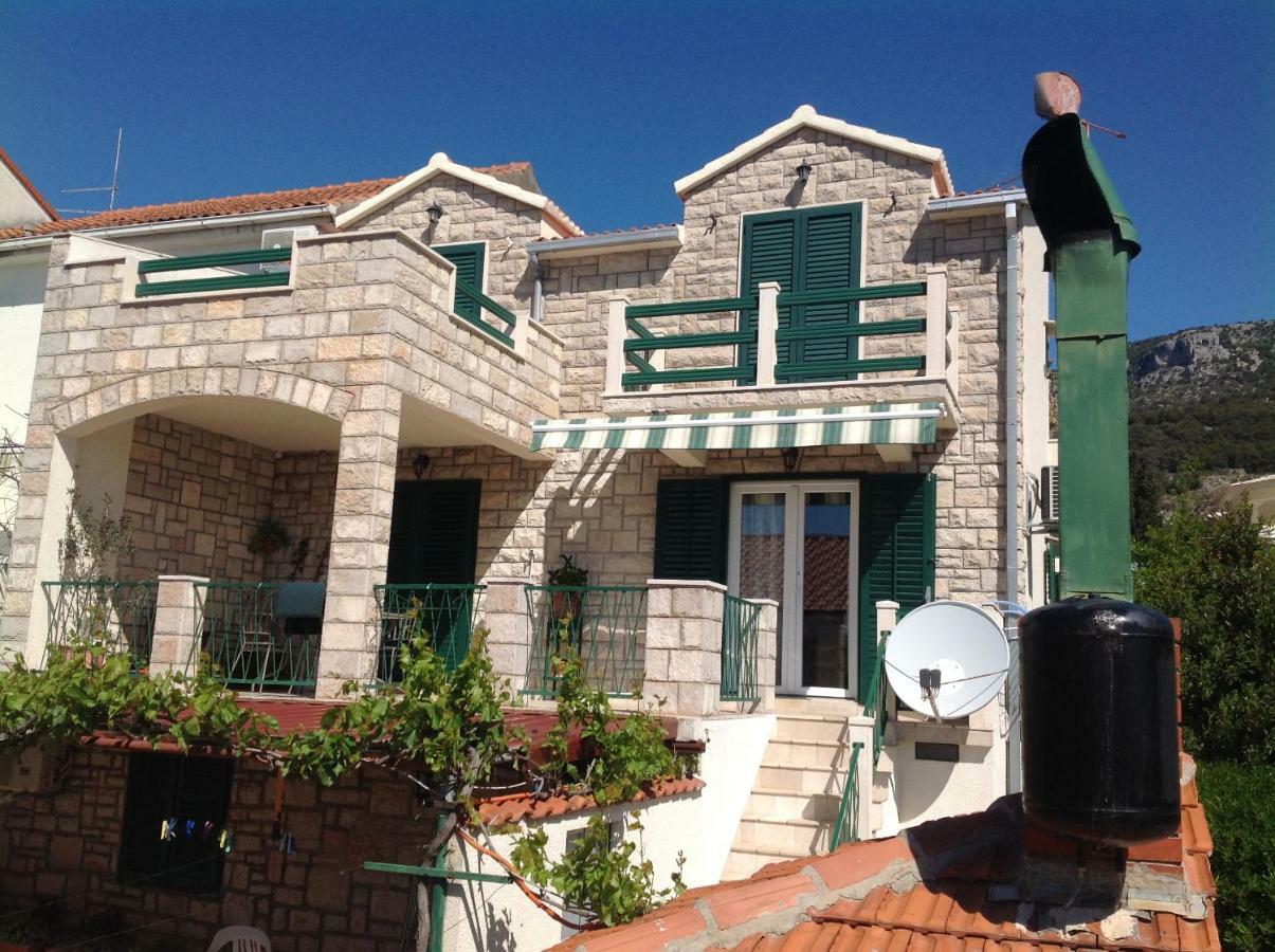 Apartmani Katarina Bol Exterior photo