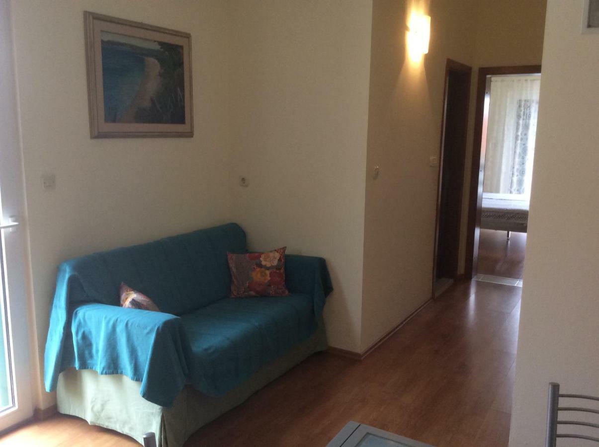 Apartmani Katarina Bol Exterior photo